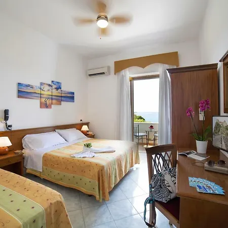 La Mandorla Готель Barano d'Ischia
